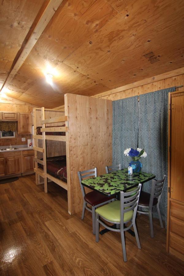 Alaskan Adventure Dry Cabins Pleasant Valley Exterior photo